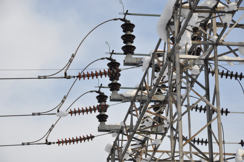 Isolatorer på kraftanlegg