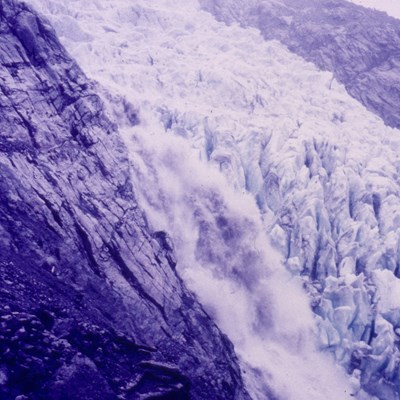 Mektige naturkrefter i sving under en orkan ved Bondhusbreen